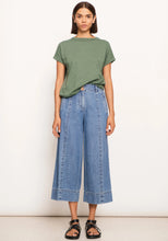 Load image into Gallery viewer, Mast Tee in Green by Pol
